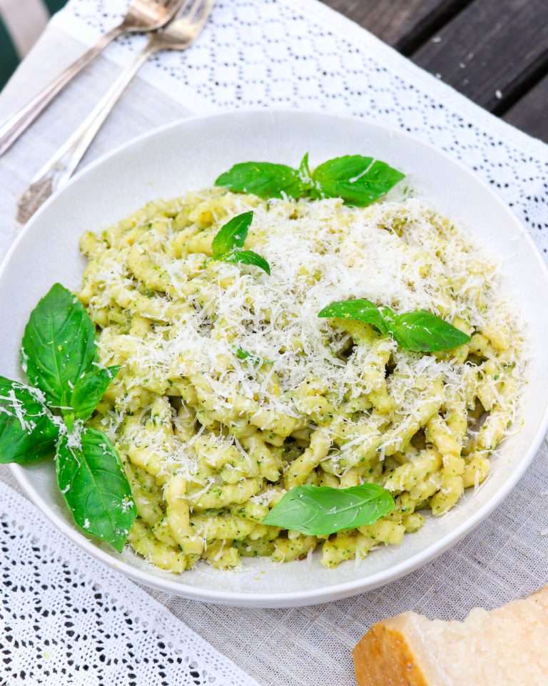 Creamy Basil Zucchini Pasta Sauce